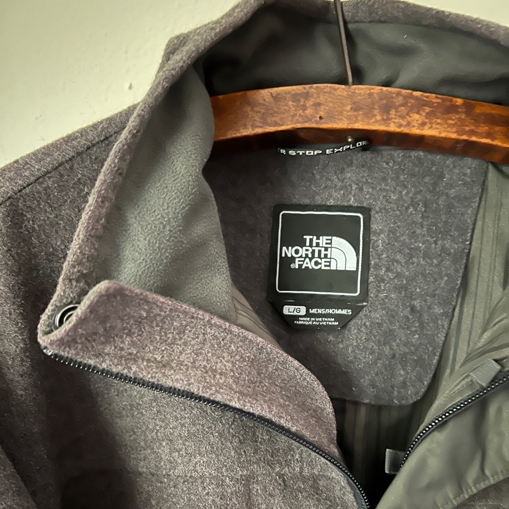 The North Face Wool Gray Vintage Jacket with Striped Lining Zip Up Collared L - Picture 5 of 17
